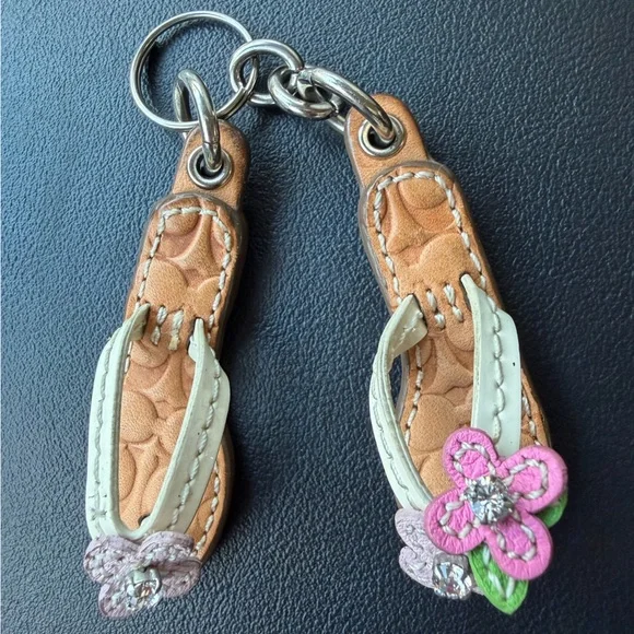 Vintage Coach Sandal Crystal Keychain - Picture 1 of 2